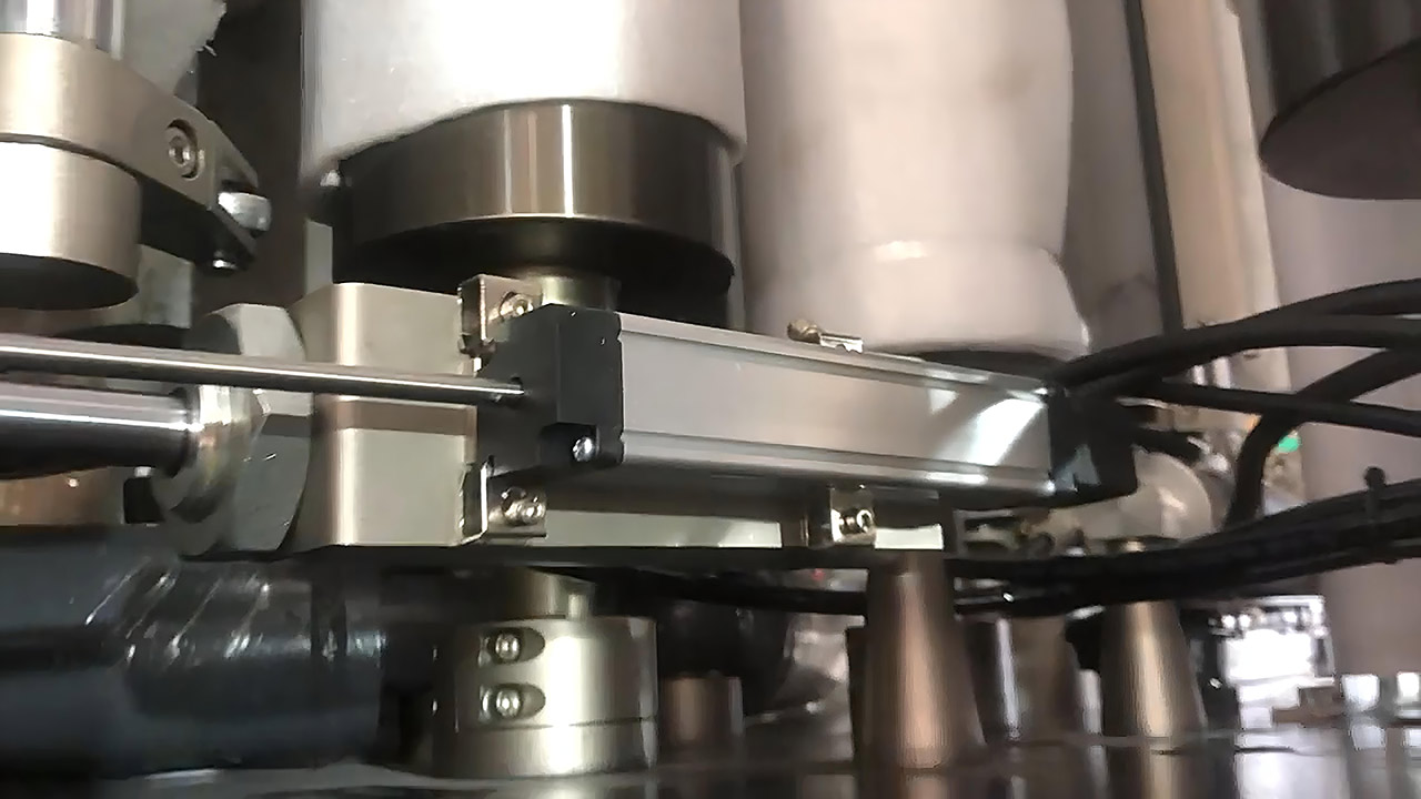 在薄膜分切机上的应用